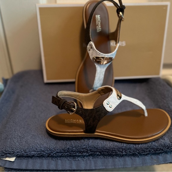 Two colors leather sandals from Michael Kors - Picture 6 of 10